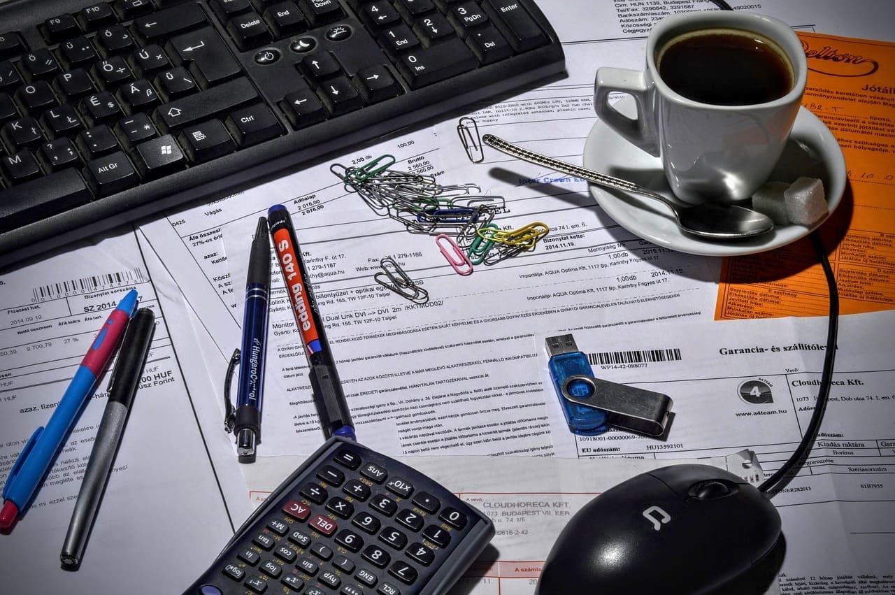 Offerte Management in de logistiek automatiseert en stroomlijnt het proces van offerteaanvragen, prijsberekeningen en klantvoorstellen, waardoor offertes sneller en nauwkeuriger worden opgesteld.