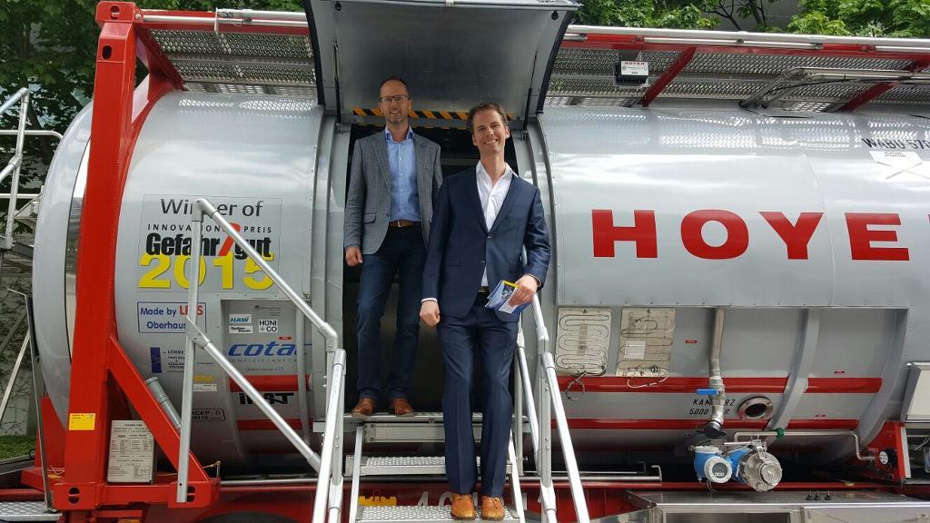 Samenwerken met Adaption betekent profiteren van op maat gemaakte softwareoplossingen voor de logistieke sector, inclusief WMS, TMS en FMS. Wij optimaliseren uw logistieke processen, verlagen kosten en verhogen de efficiëntie. Met onze klantgerichte aanpak en geavanceerde technologieën bieden we naadloze integratie en duurzame oplossingen die perfect aansluiten bij de behoeften van uw bedrijf.